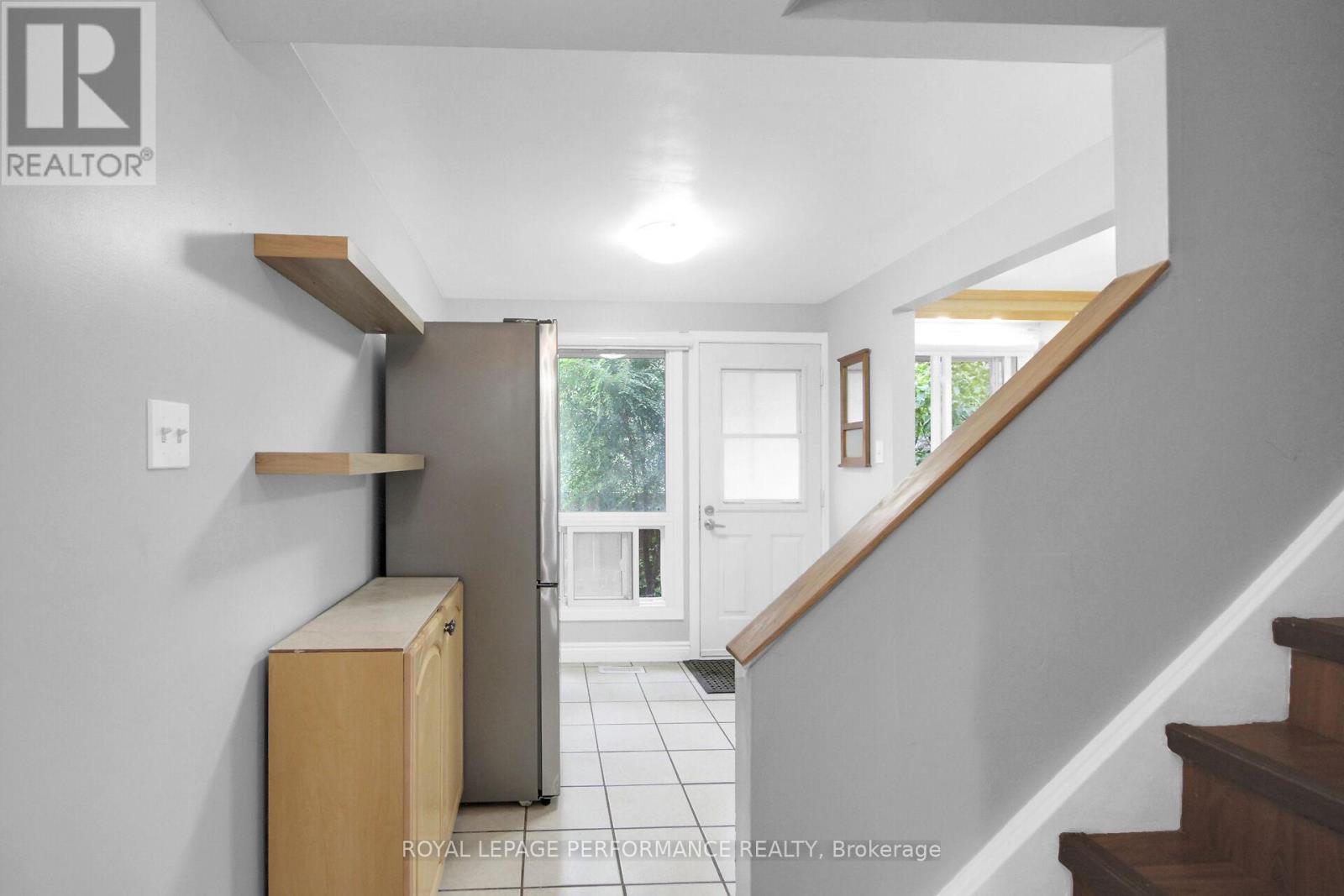 360 Woodfield Drive, Ottawa, Ontario  K2G 3W9 - Photo 8 - X12421738