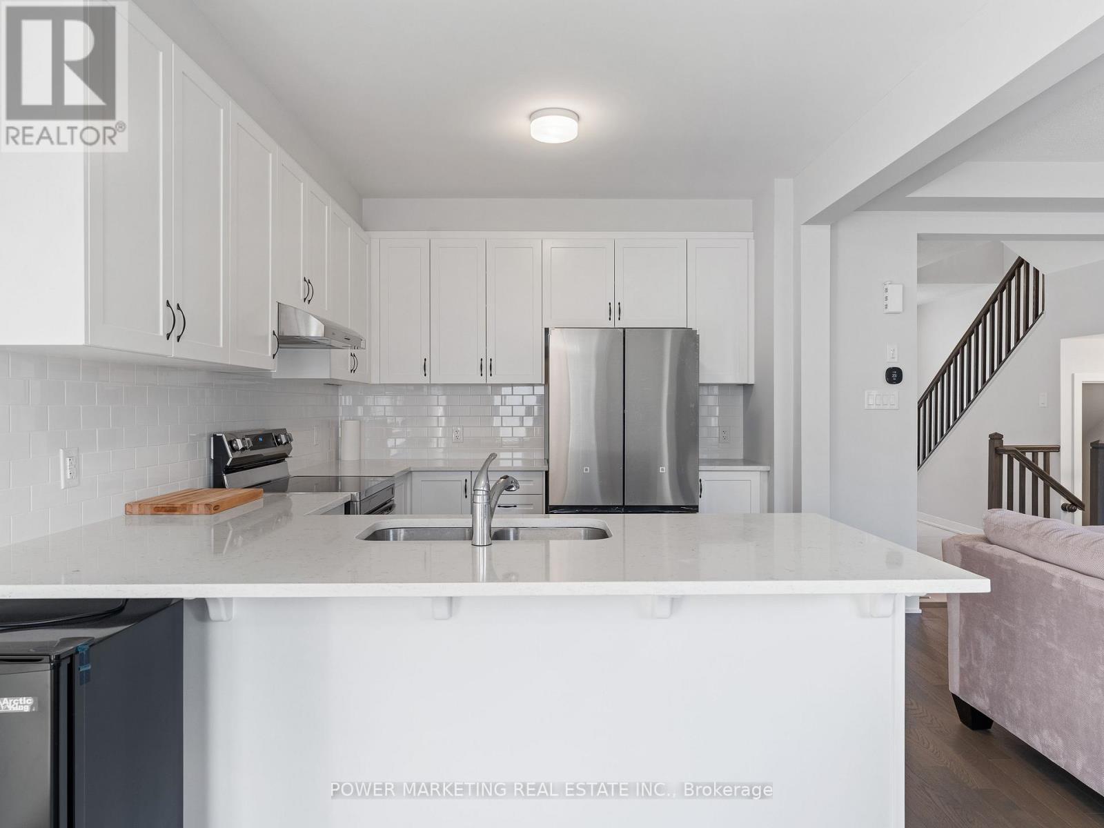 1017 Curraglass Walk, Ottawa, Ontario  K2S 3A6 - Photo 10 - X12421765