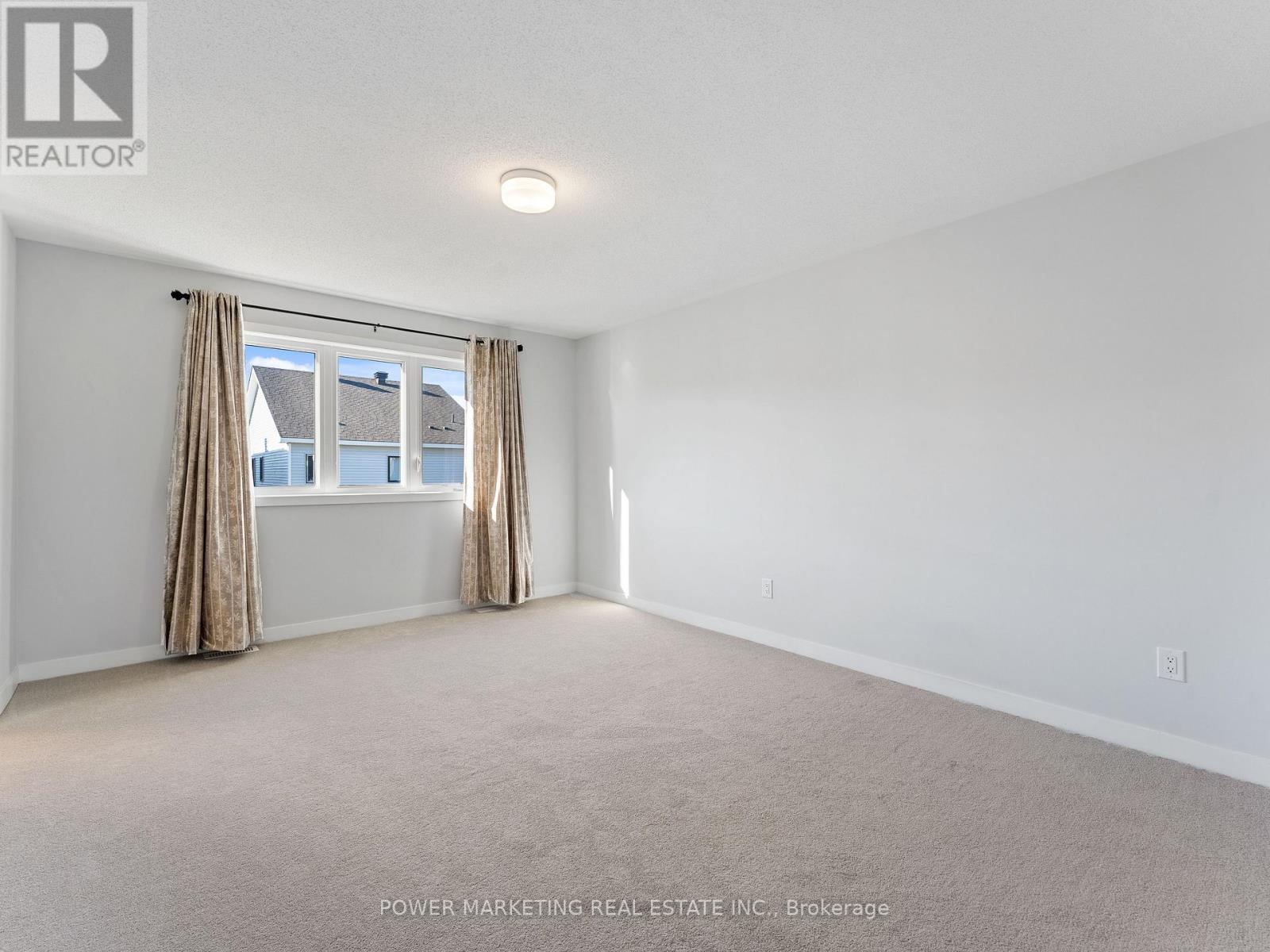 1017 Curraglass Walk, Ottawa, Ontario  K2S 3A6 - Photo 16 - X12421765