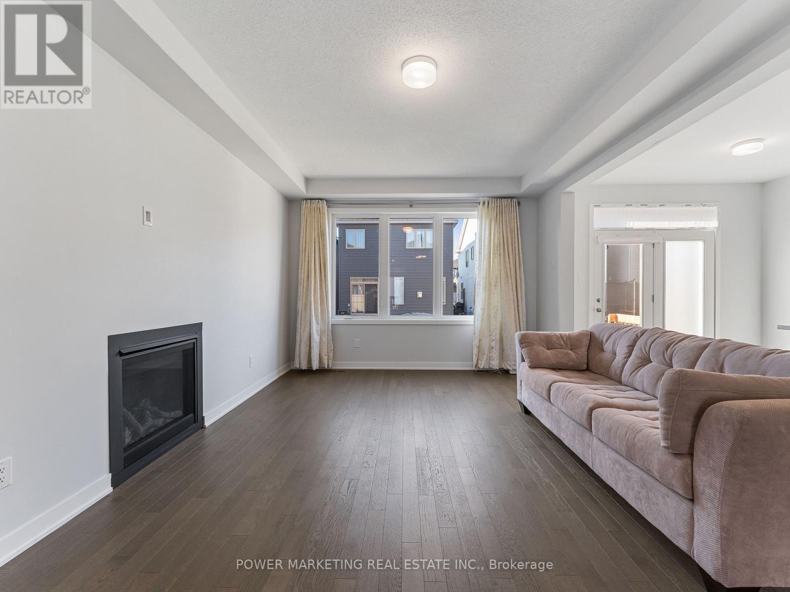1017 Curraglass Walk, Ottawa, Ontario  K2S 3A6 - Photo 6 - X12421765