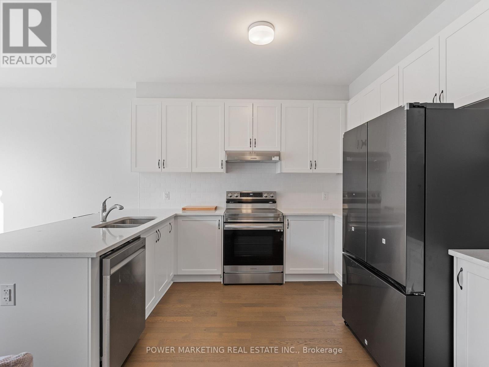 1017 Curraglass Walk, Ottawa, Ontario  K2S 3A6 - Photo 8 - X12421765