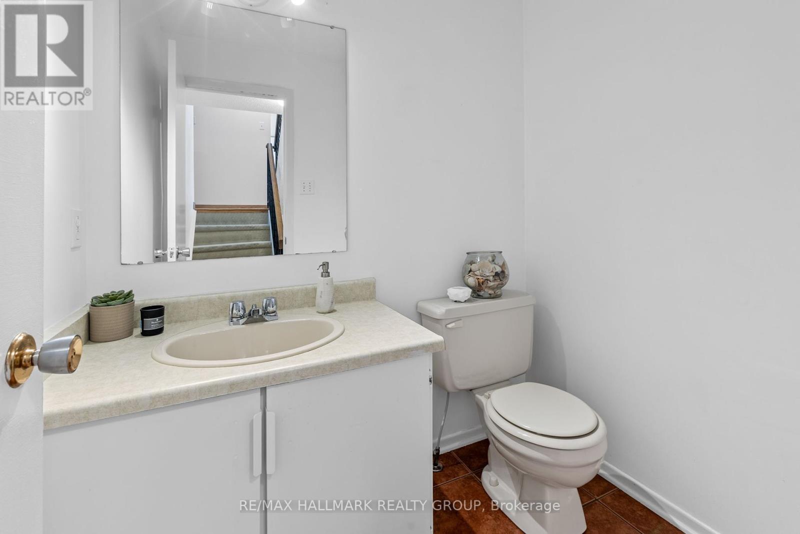 7 Naismith Crescent, Ottawa, Ontario  K2L 2K7 - Photo 21 - X12421817