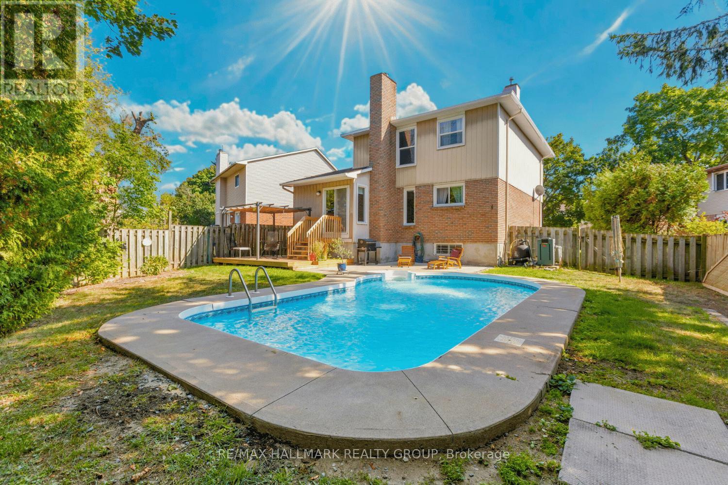 7 Naismith Crescent, Ottawa, Ontario  K2L 2K7 - Photo 24 - X12421817
