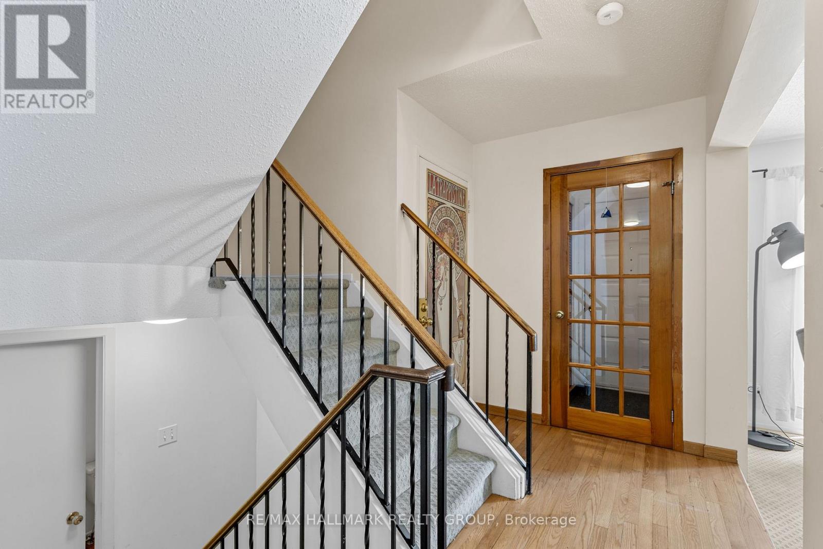 7 Naismith Crescent, Ottawa, Ontario  K2L 2K7 - Photo 3 - X12421817