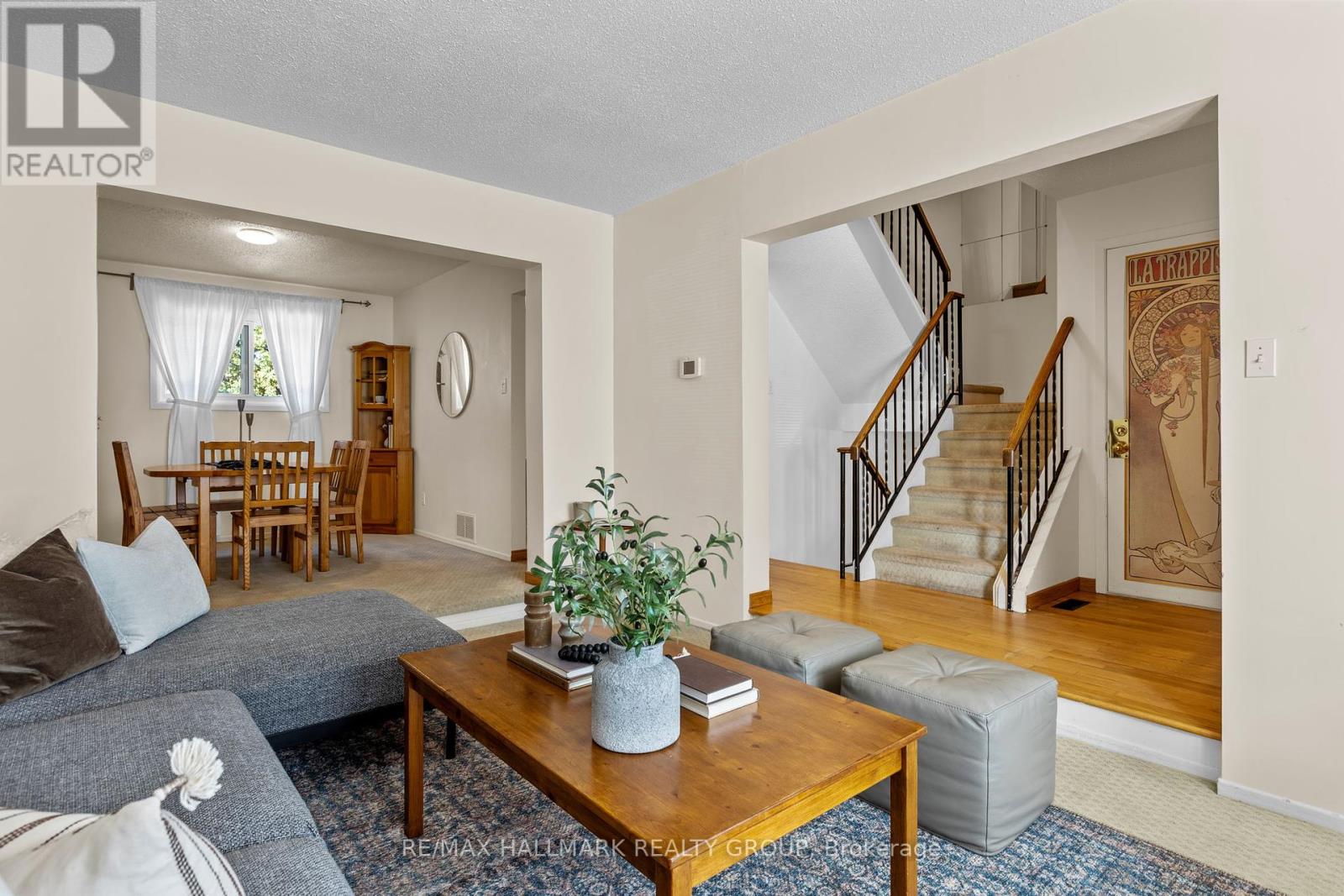 7 Naismith Crescent, Ottawa, Ontario  K2L 2K7 - Photo 5 - X12421817