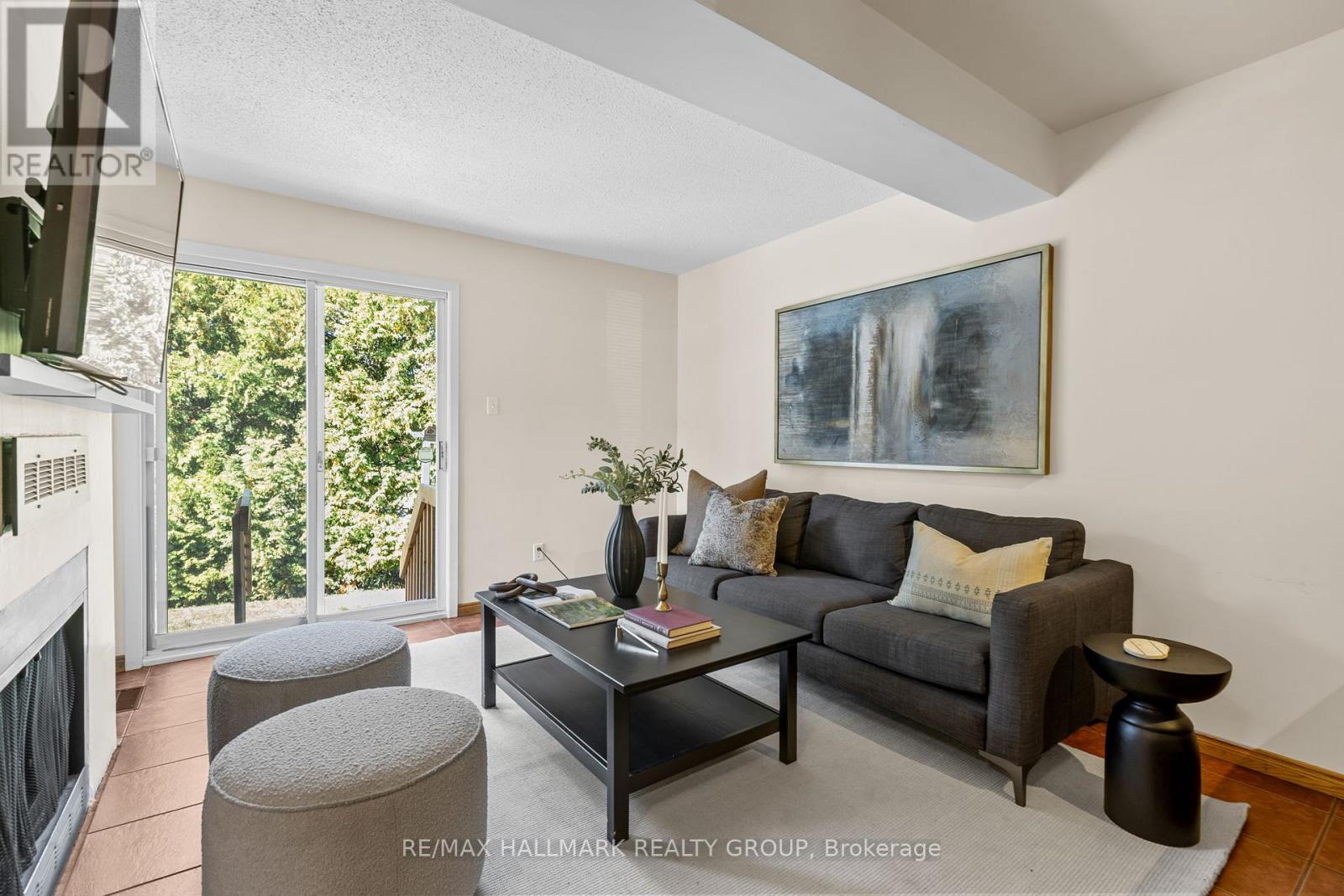 7 Naismith Crescent, Ottawa, Ontario  K2L 2K7 - Photo 9 - X12421817