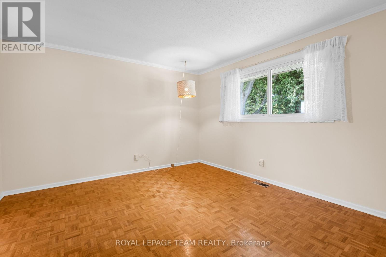 153 David Drive, Ottawa, Ontario  K2G 2N6 - Photo 16 - X12421830
