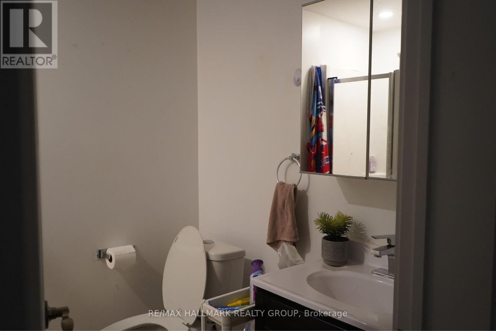 70 Russell Avenue, Ottawa, Ontario  K1N 7X1 - Photo 14 - X12421864