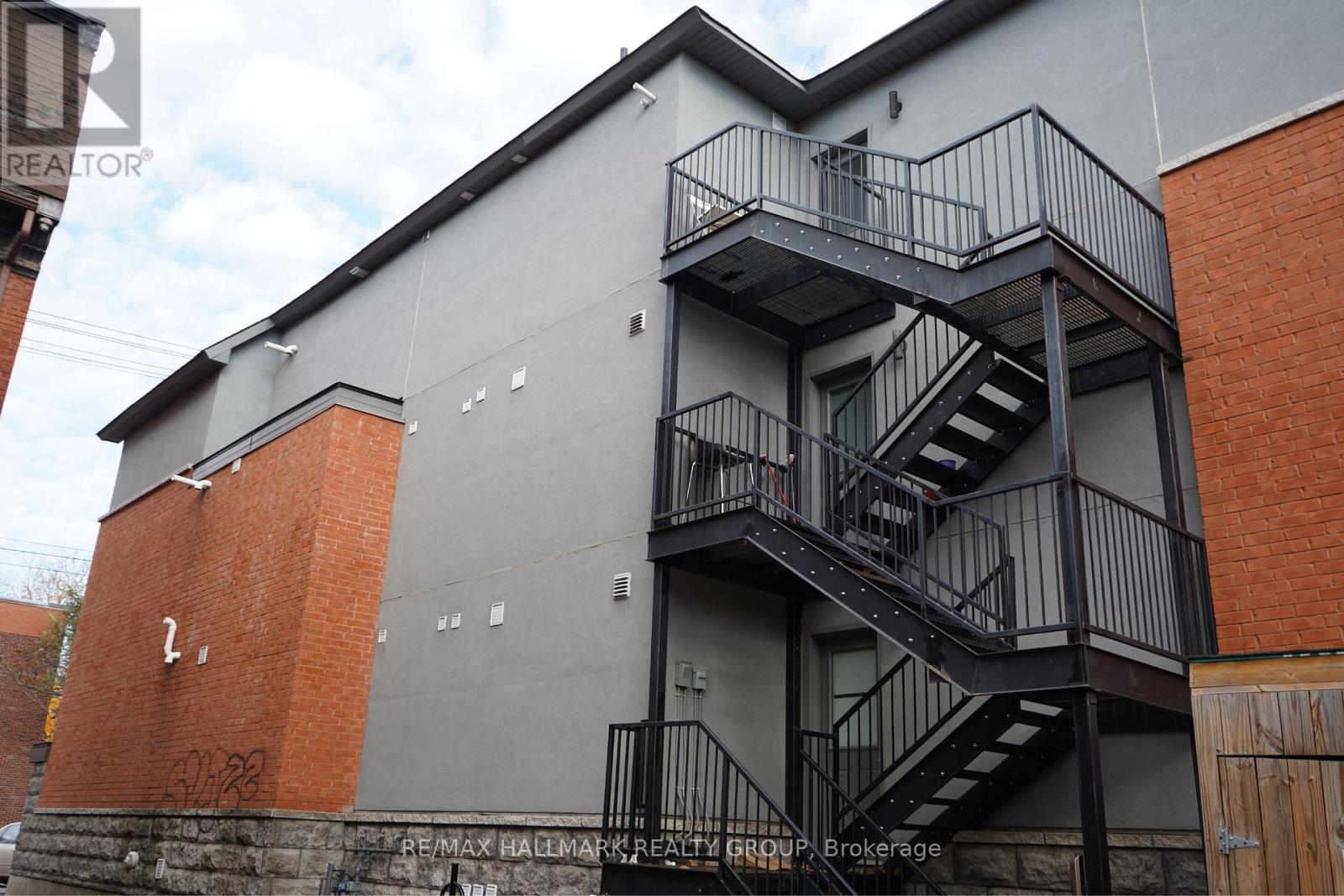 70 Russell Avenue, Ottawa, Ontario  K1N 7X1 - Photo 5 - X12421864