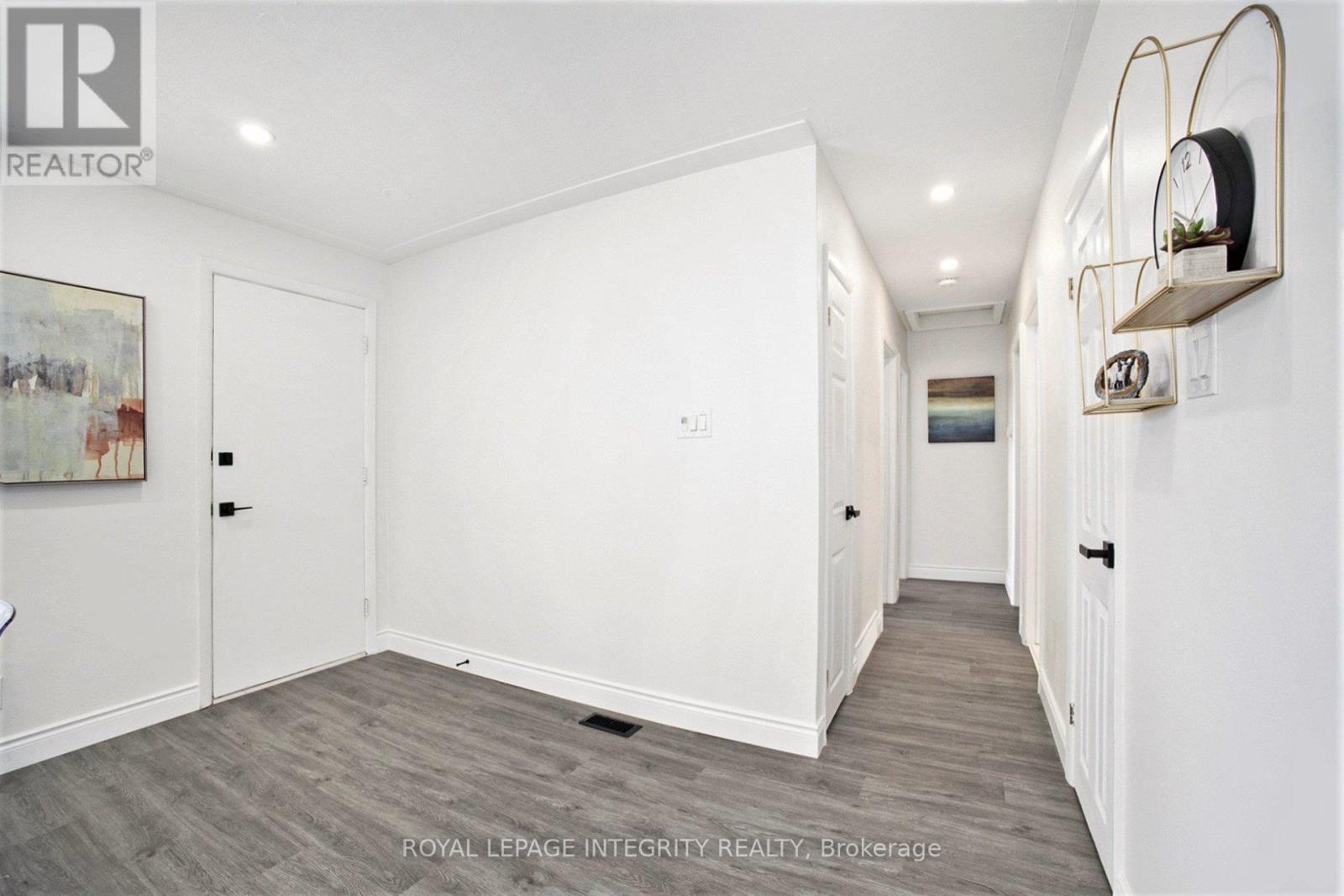 33 Majestic Drive, Ottawa, Ontario  K2G 1C6 - Photo 12 - X12421866