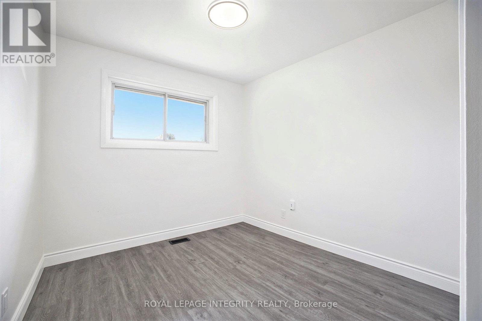 33 Majestic Drive, Ottawa, Ontario  K2G 1C6 - Photo 14 - X12421866