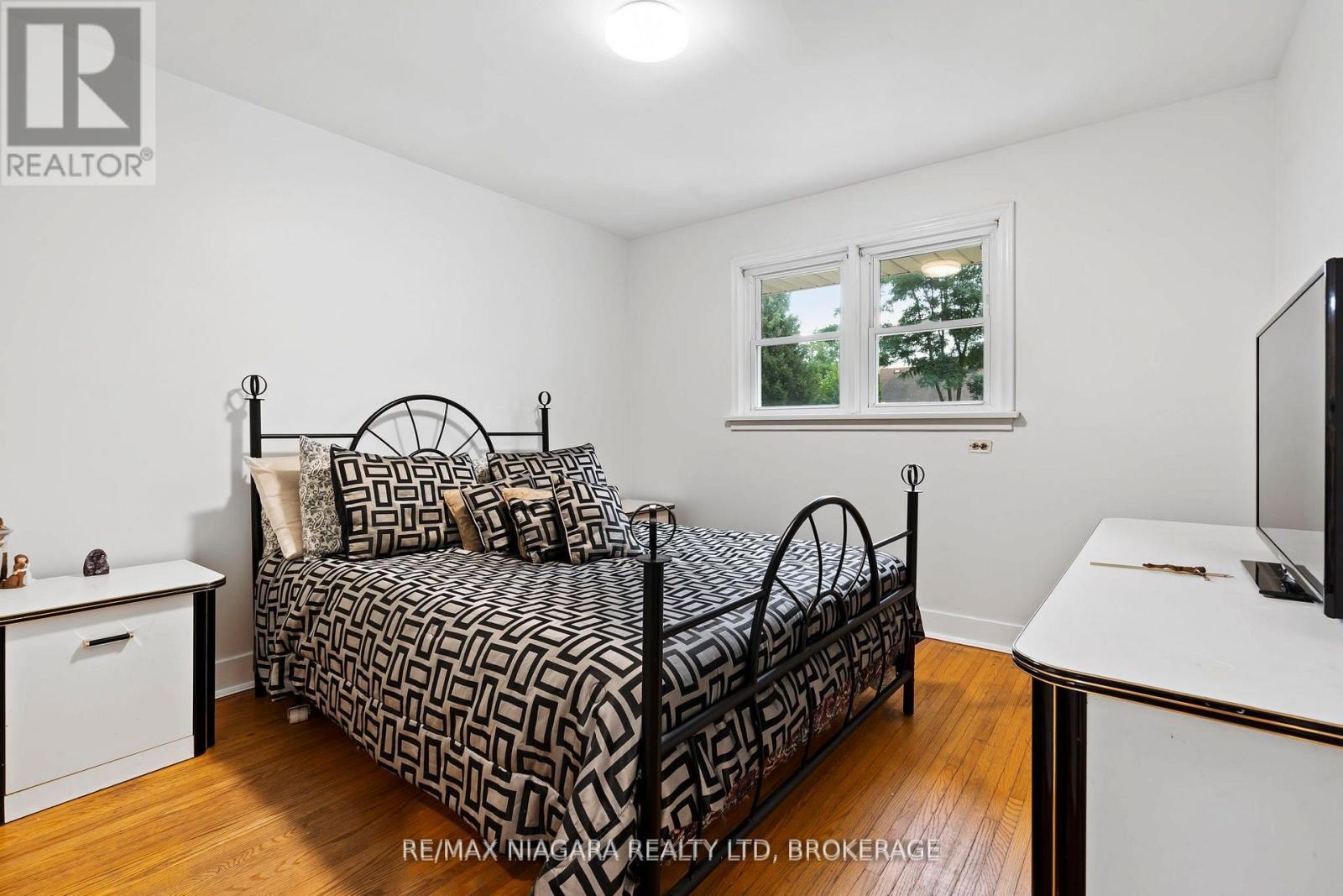 3416 Sheppard Crescent, Niagara Falls, Ontario  L2J 2Y1 - Photo 17 - X12421758
