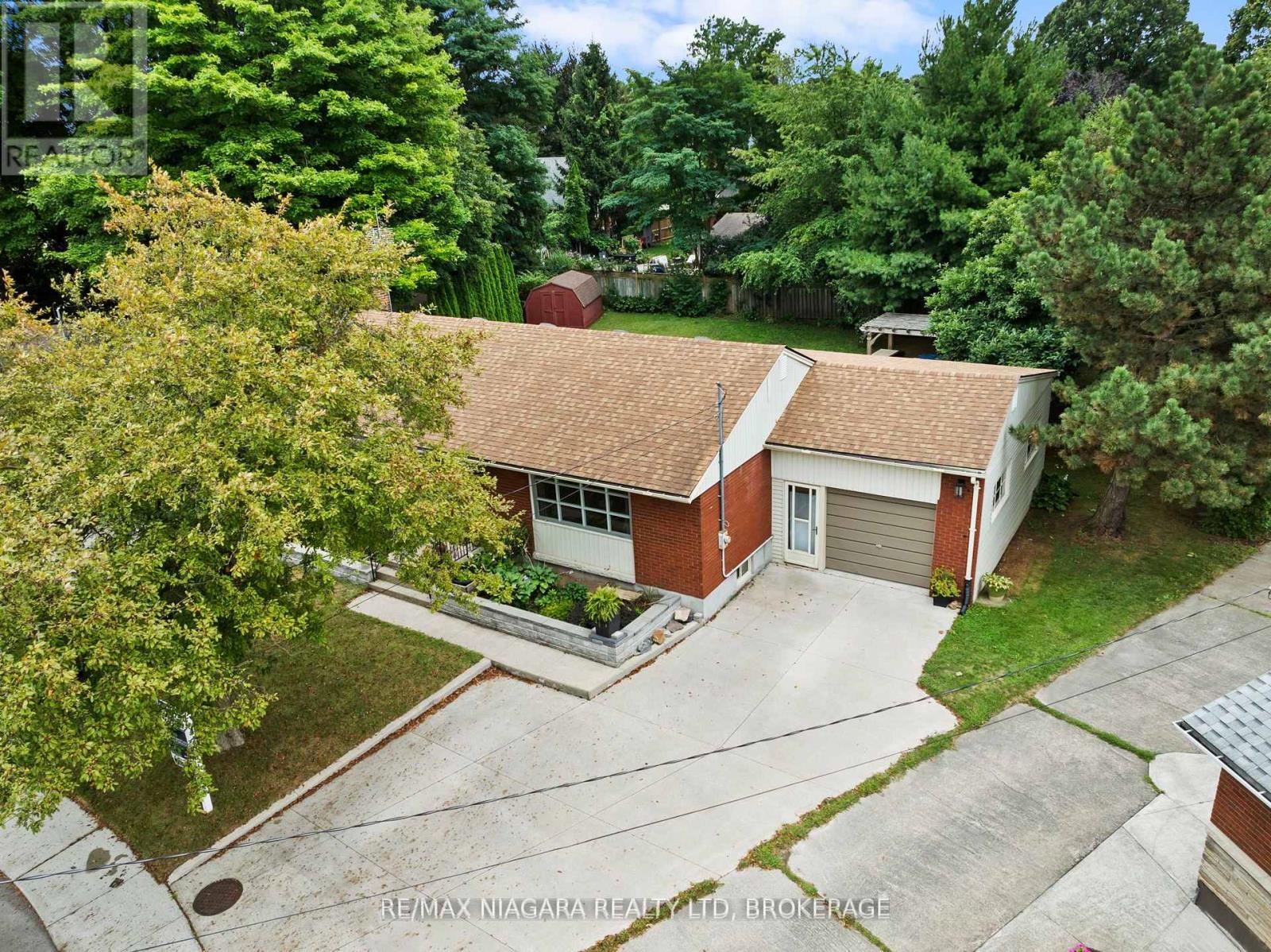 3416 Sheppard Crescent, Niagara Falls, Ontario  L2J 2Y1 - Photo 4 - X12421758