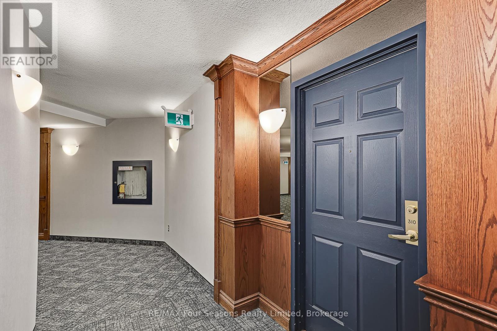 310 - 16 Raglan Street, Collingwood, Ontario  L9Y 4Y2 - Photo 12 - S12421786