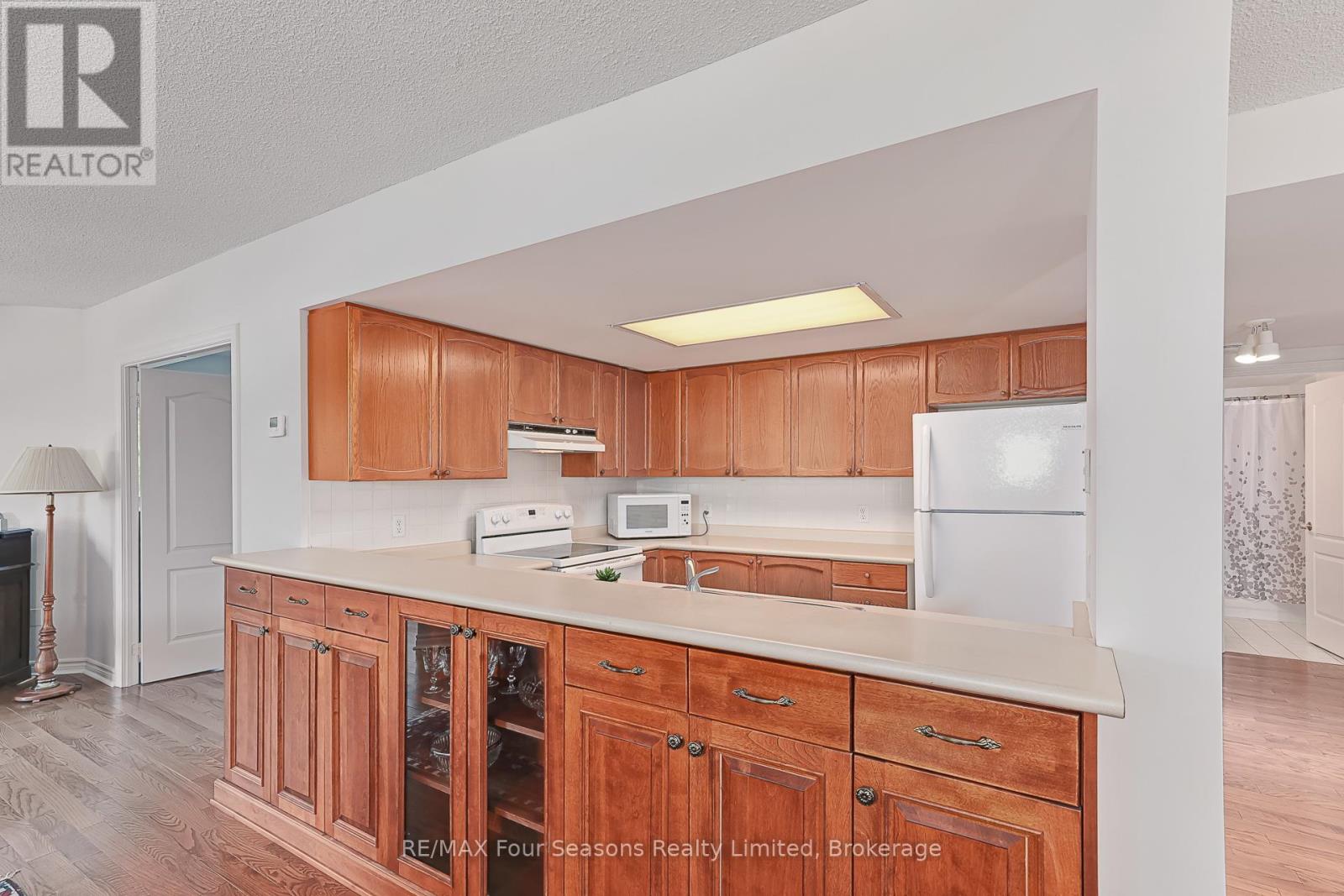 310 - 16 Raglan Street, Collingwood, Ontario  L9Y 4Y2 - Photo 15 - S12421786