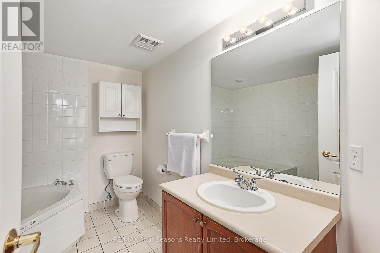 310 - 16 Raglan Street, Collingwood, Ontario  L9Y 4Y2 - Photo 21 - S12421786
