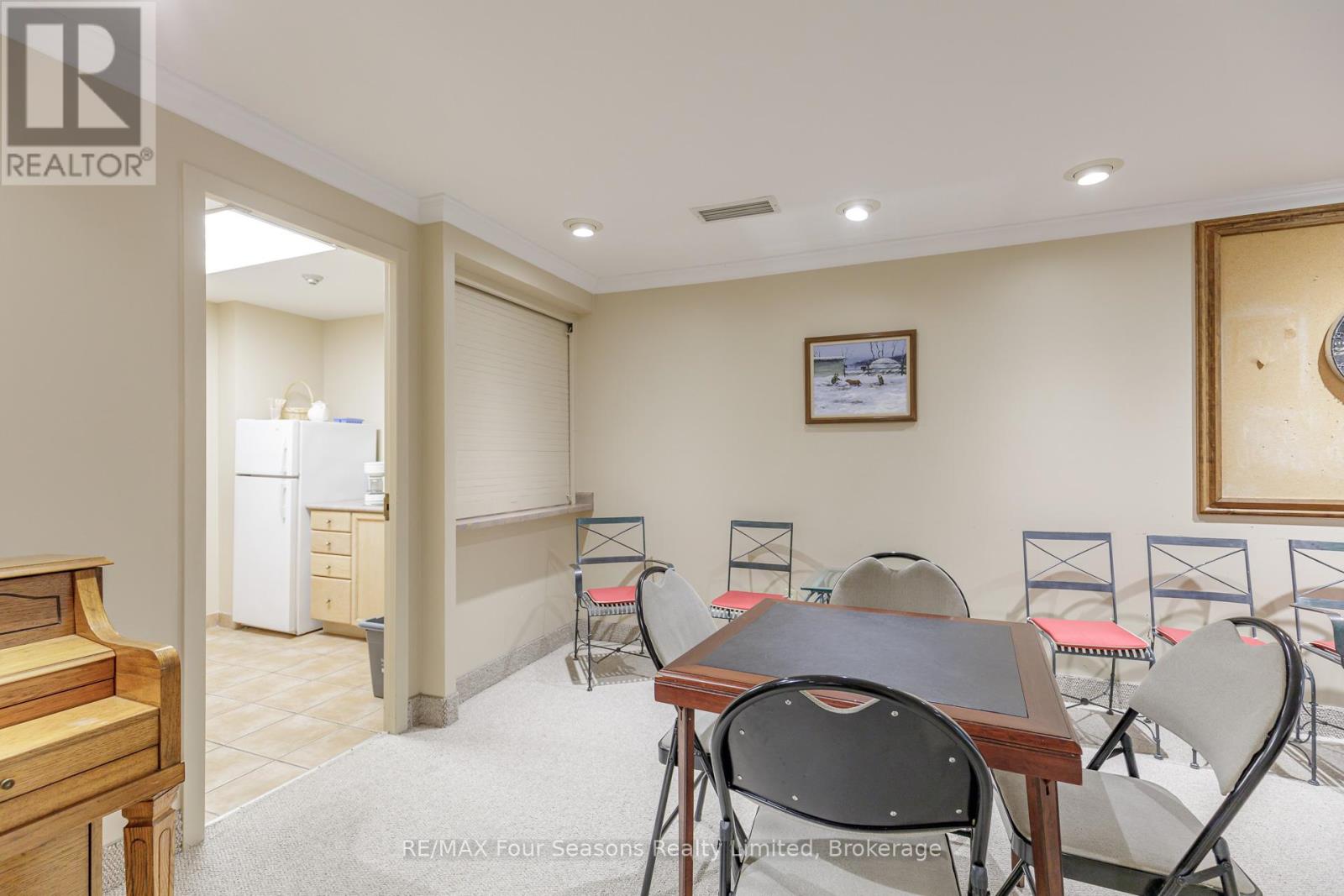 310 - 16 Raglan Street, Collingwood, Ontario  L9Y 4Y2 - Photo 33 - S12421786