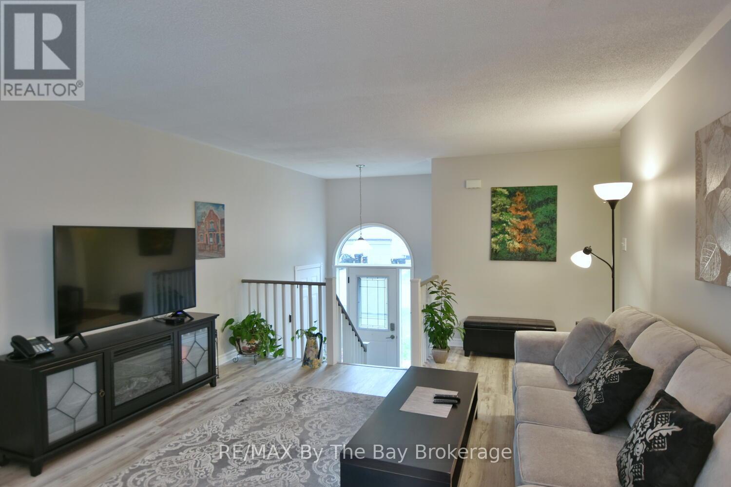 Property at 34 HARBOUR CRESCENT image 3