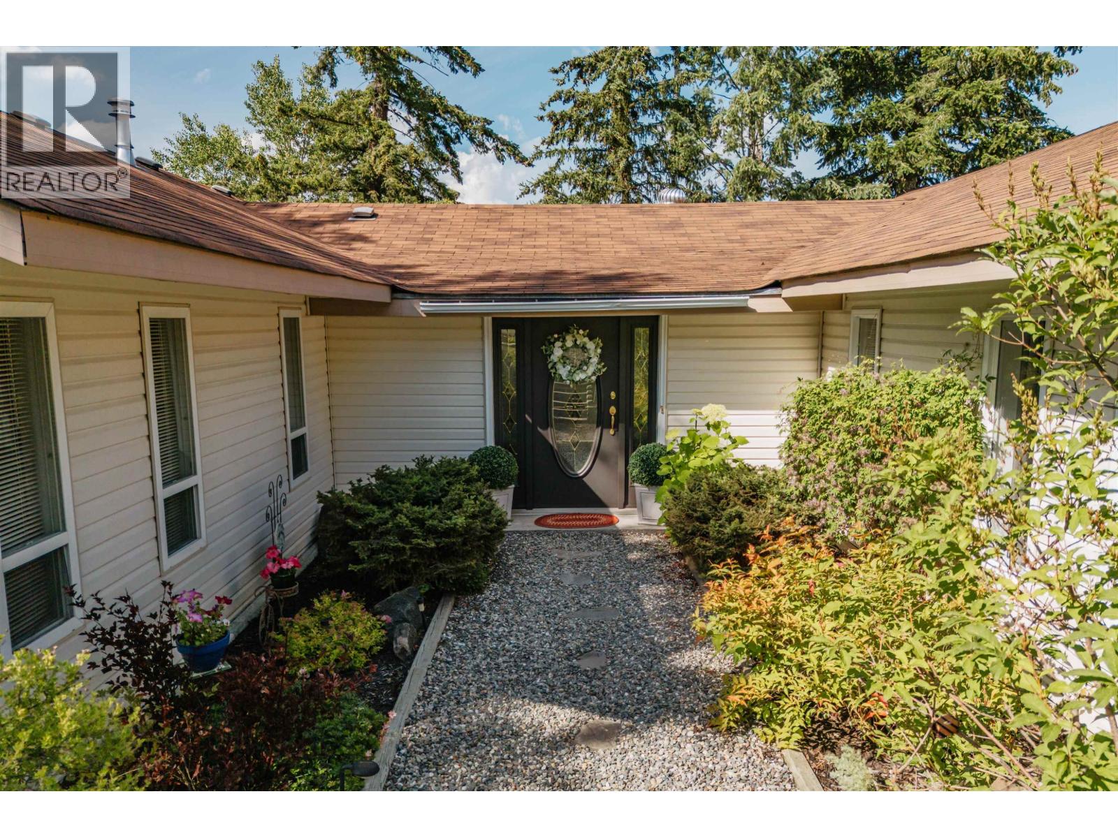 5151 Watson Lake Road, 100 Mile House, British Columbia  V0K 2E1 - Photo 3 - R2969671