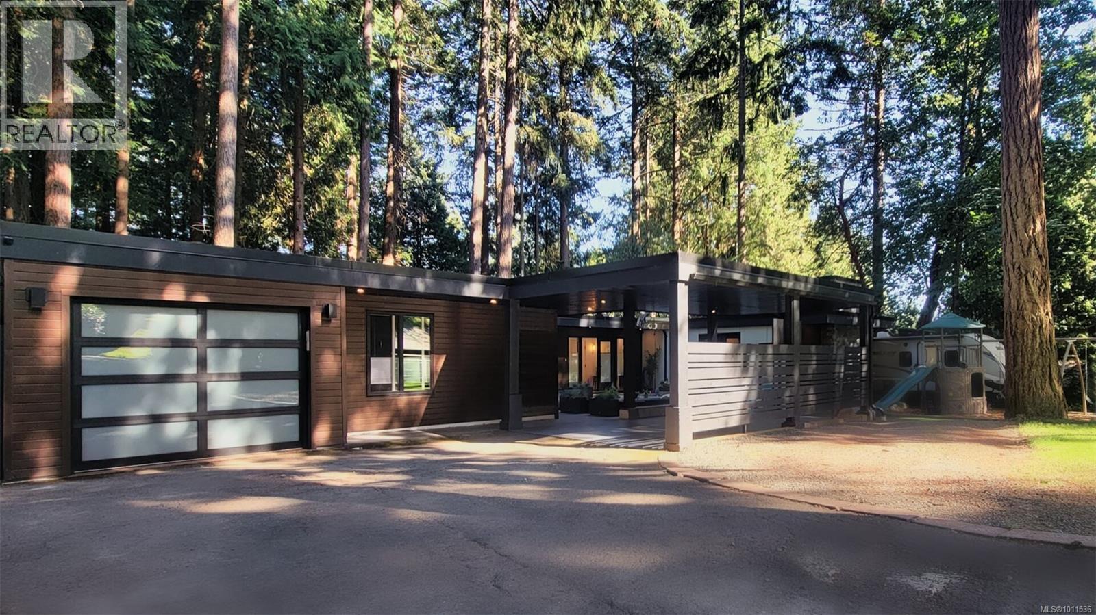 Property at 4657 Amblewood Dr image 2