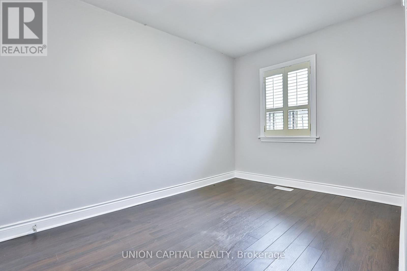 38 Claver Avenue, Toronto, Ontario  M6B 2V8 - Photo 12 - W12421668