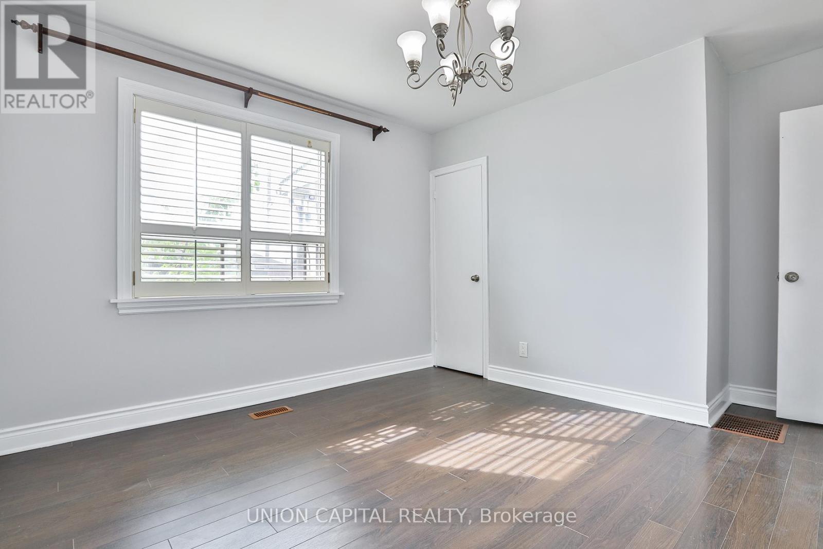 38 Claver Avenue, Toronto, Ontario  M6B 2V8 - Photo 16 - W12421668