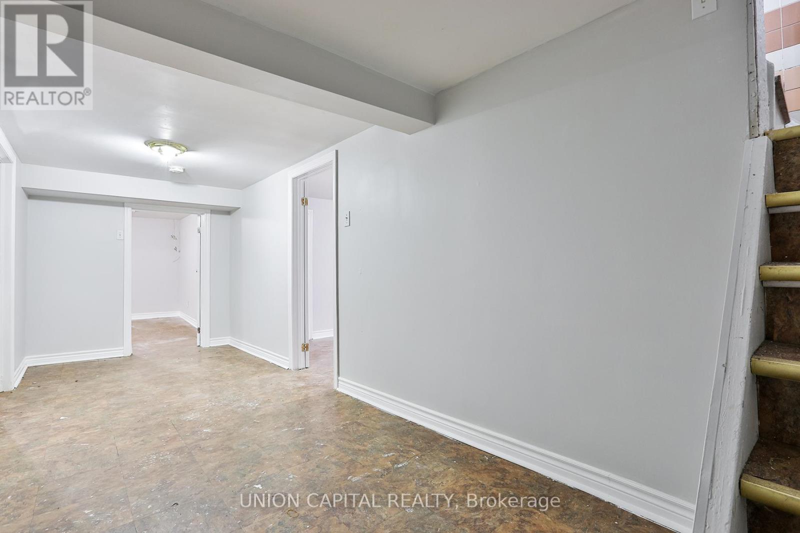 38 Claver Avenue, Toronto, Ontario  M6B 2V8 - Photo 18 - W12421668