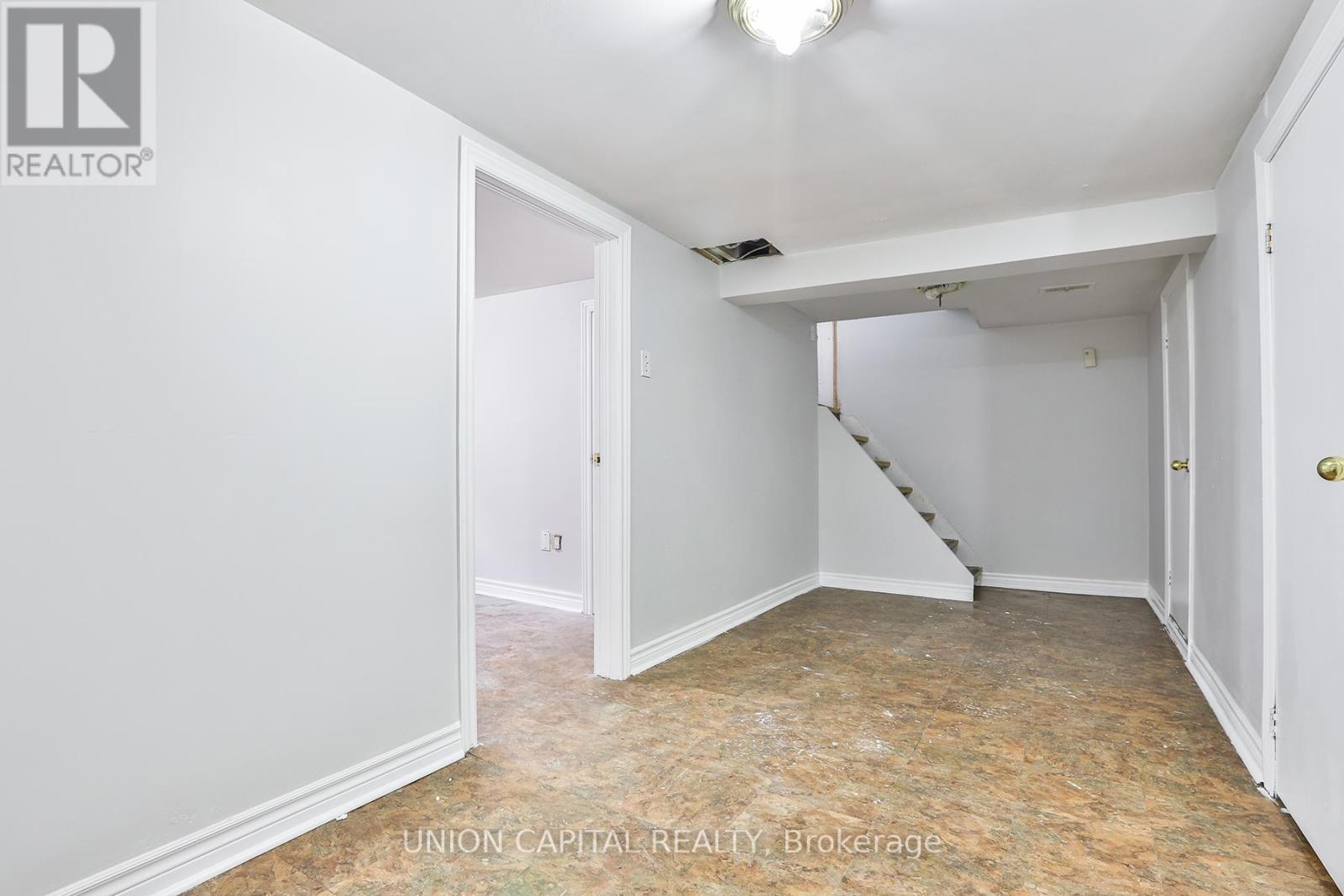 38 Claver Avenue, Toronto, Ontario  M6B 2V8 - Photo 19 - W12421668