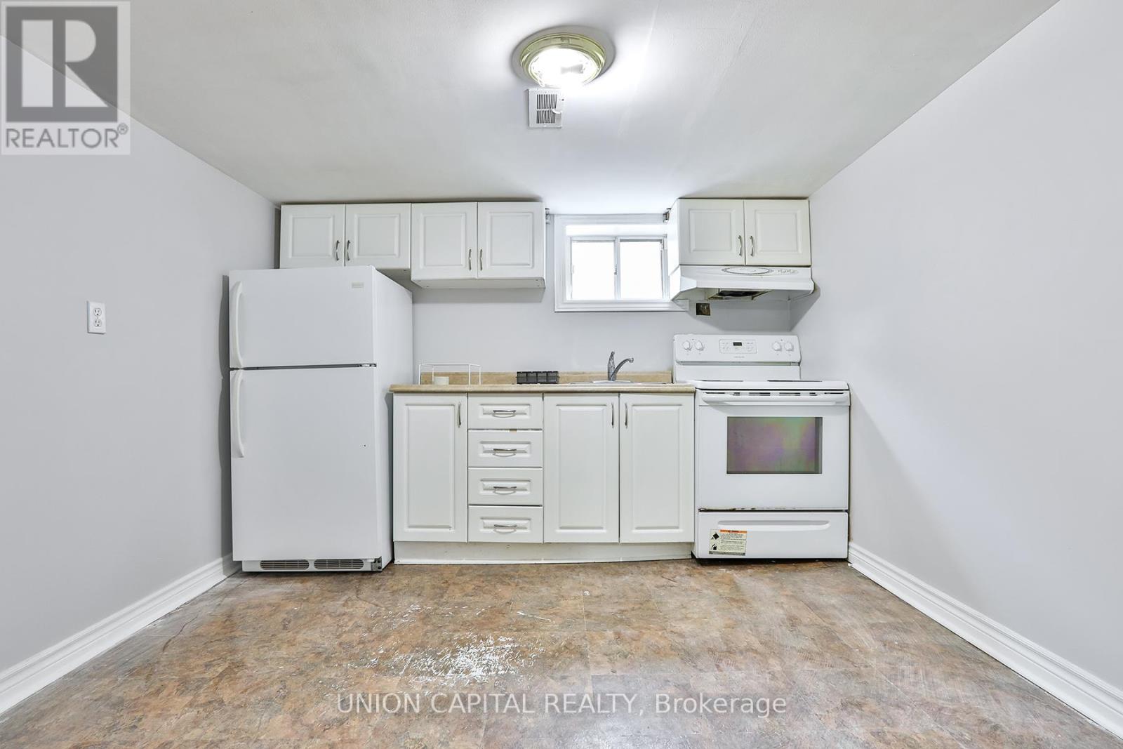 38 Claver Avenue, Toronto, Ontario  M6B 2V8 - Photo 22 - W12421668