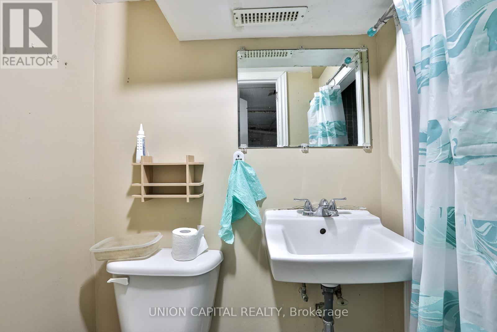 38 Claver Avenue, Toronto, Ontario  M6B 2V8 - Photo 24 - W12421668