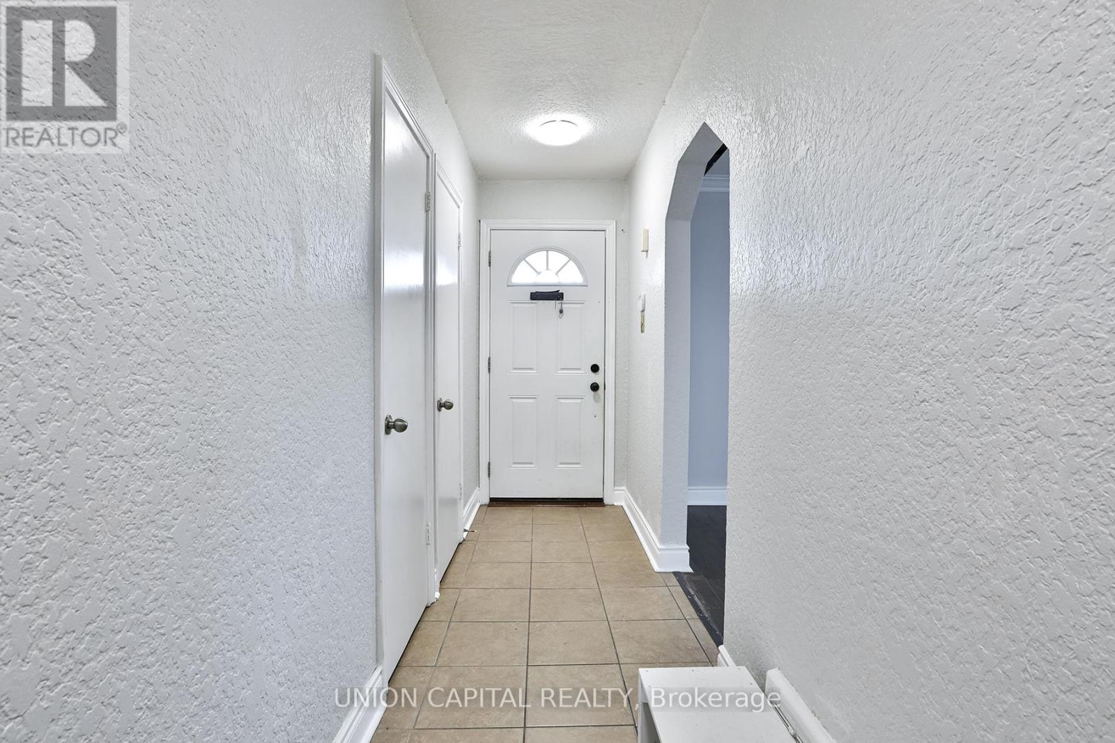 38 Claver Avenue, Toronto, Ontario  M6B 2V8 - Photo 3 - W12421668