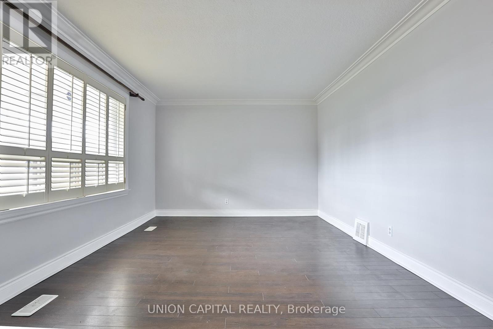 38 Claver Avenue, Toronto, Ontario  M6B 2V8 - Photo 4 - W12421668
