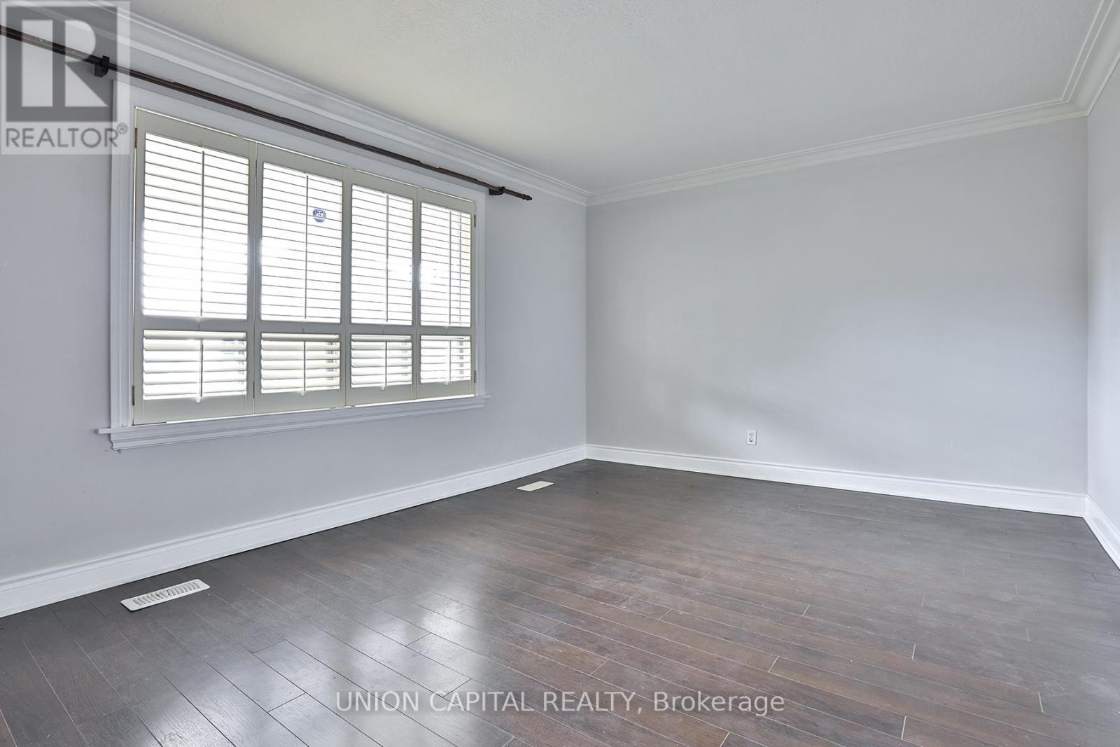 38 Claver Avenue, Toronto, Ontario  M6B 2V8 - Photo 5 - W12421668