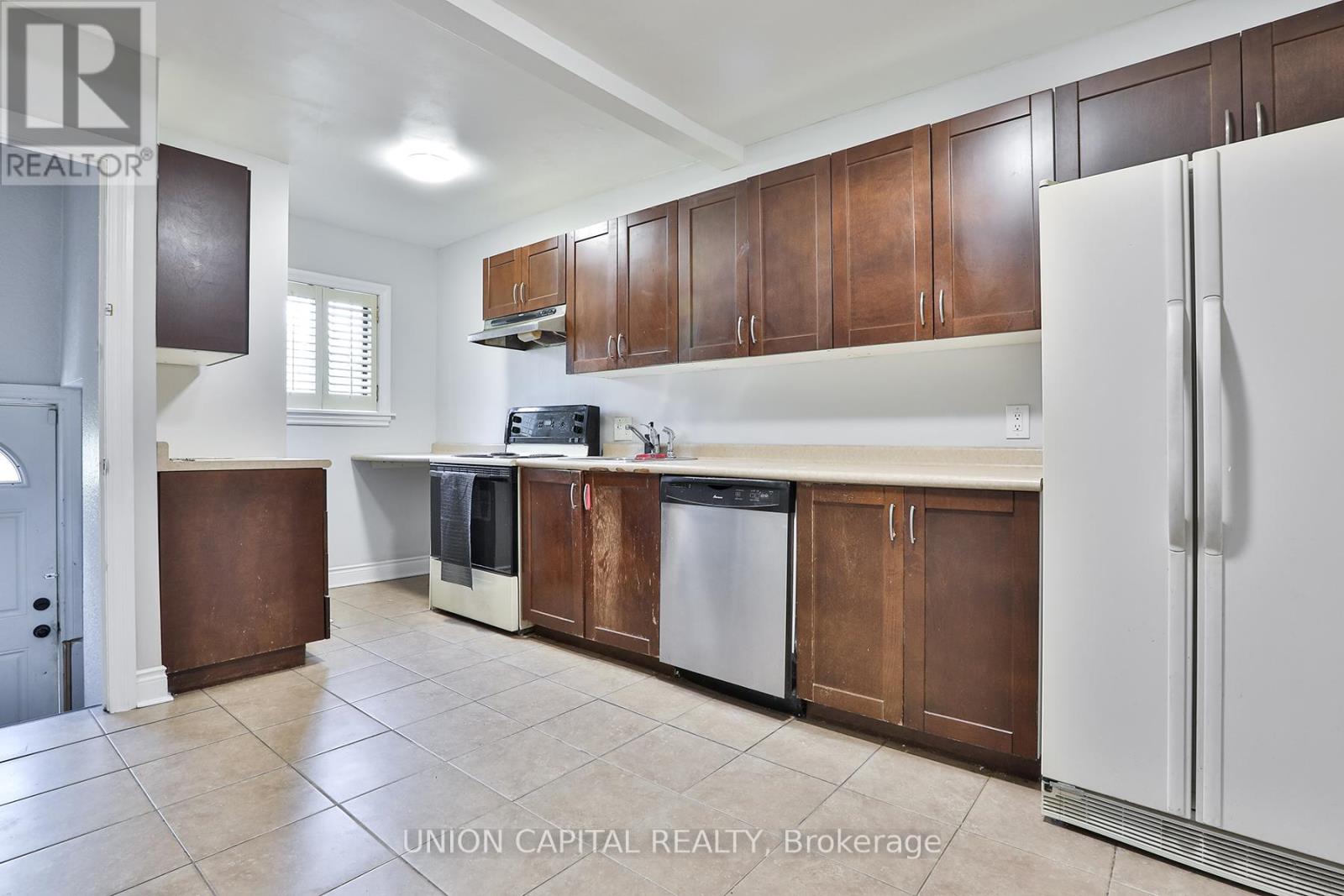 38 Claver Avenue, Toronto, Ontario  M6B 2V8 - Photo 8 - W12421668