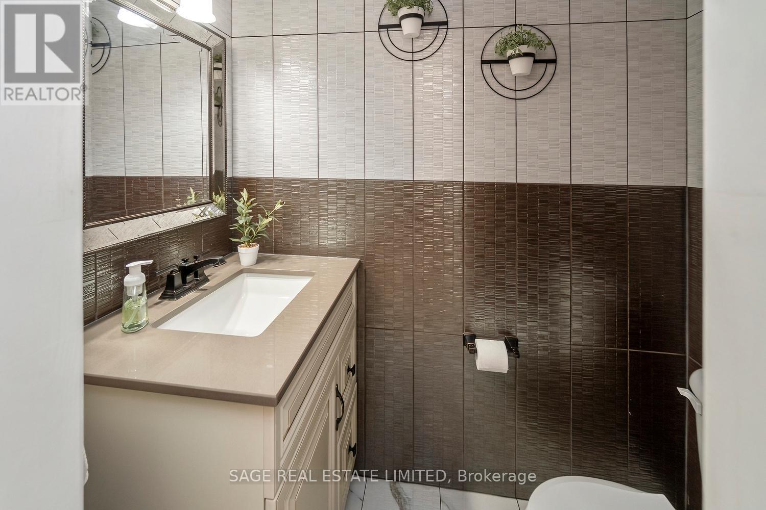 16 - 3308 The Credit Woodlands, Mississauga, Ontario  L5C 2J8 - Photo 18 - W12421677