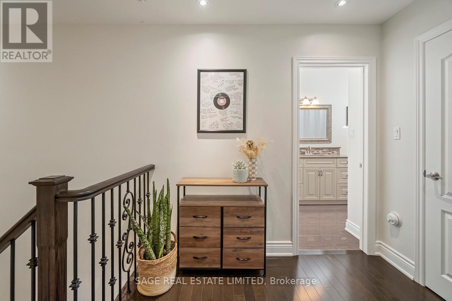 16 - 3308 The Credit Woodlands, Mississauga, Ontario  L5C 2J8 - Photo 28 - W12421677