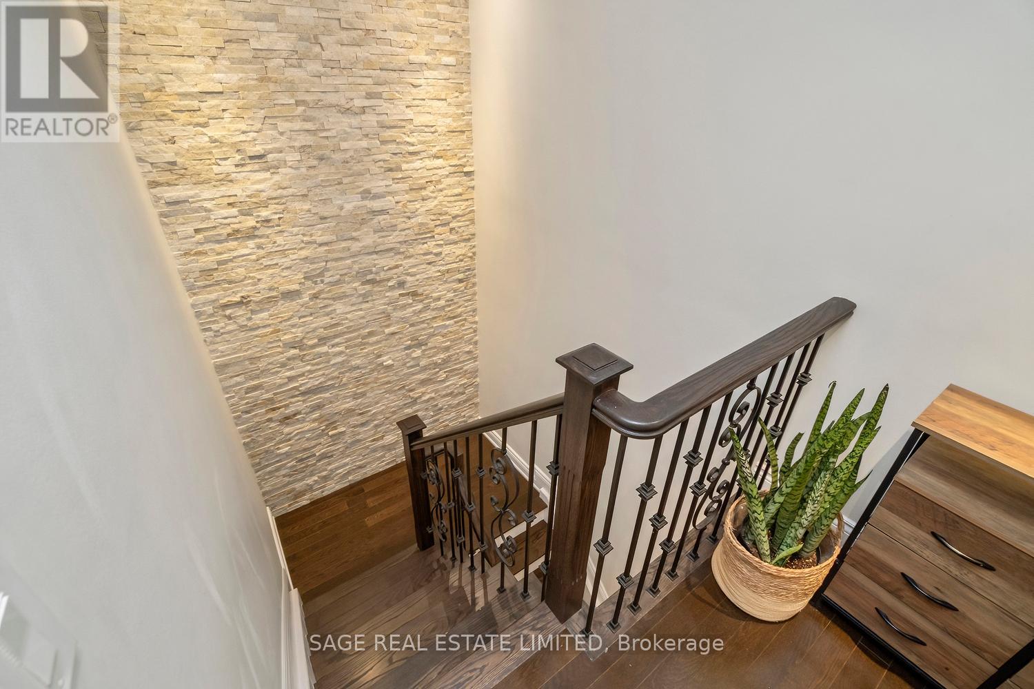 16 - 3308 The Credit Woodlands, Mississauga, Ontario  L5C 2J8 - Photo 33 - W12421677