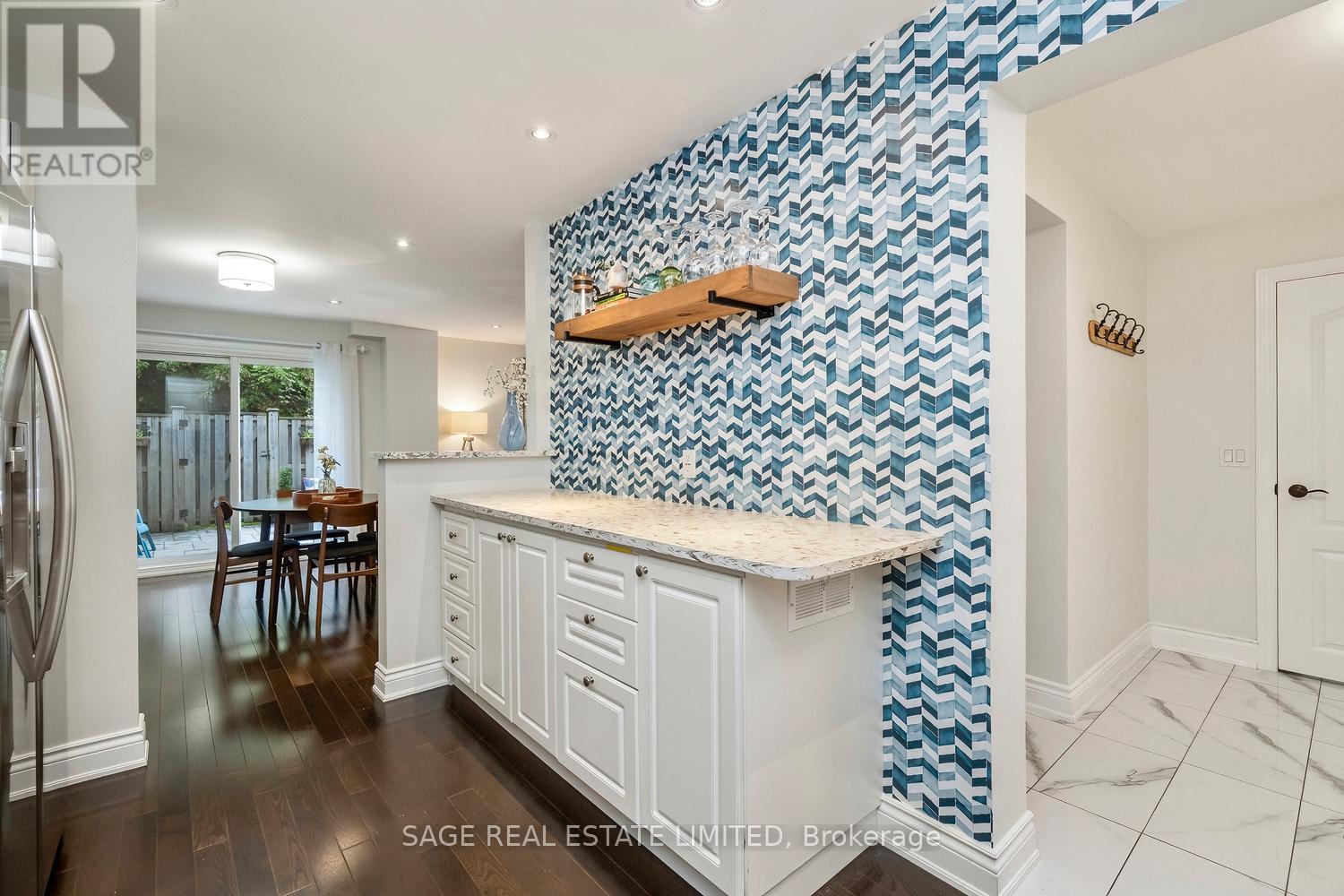 16 - 3308 The Credit Woodlands, Mississauga, Ontario  L5C 2J8 - Photo 6 - W12421677