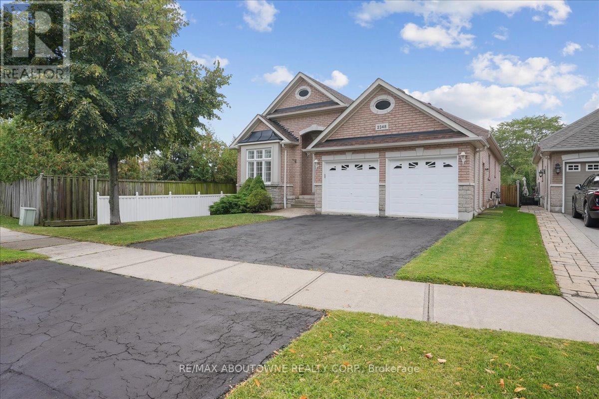 2348 Tesla Crescent, Oakville, Ontario  L6H 7T5 - Photo 2 - W12421696