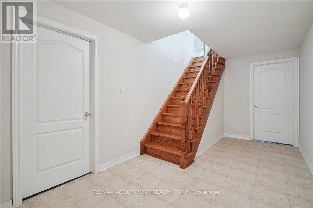 2348 Tesla Crescent, Oakville, Ontario  L6H 7T5 - Photo 29 - W12421696