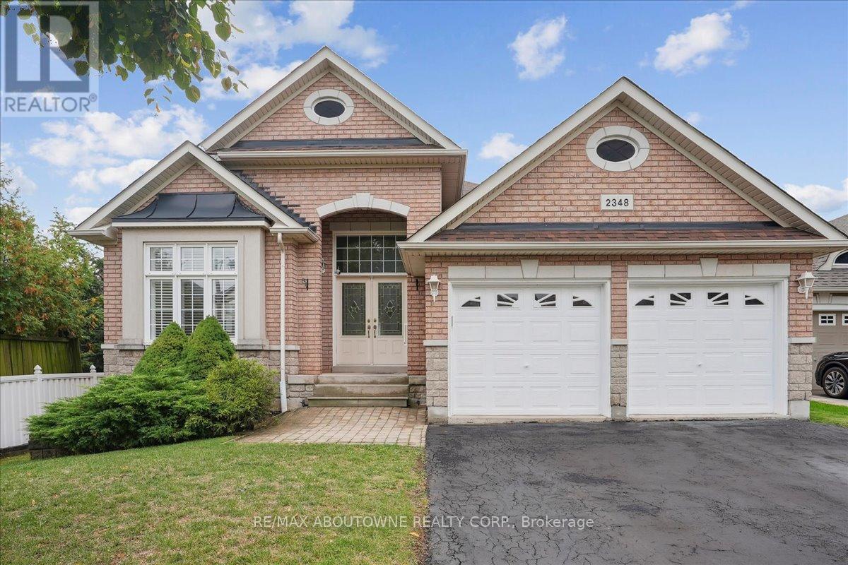 2348 Tesla Crescent, Oakville, Ontario  L6H 7T5 - Photo 3 - W12421696
