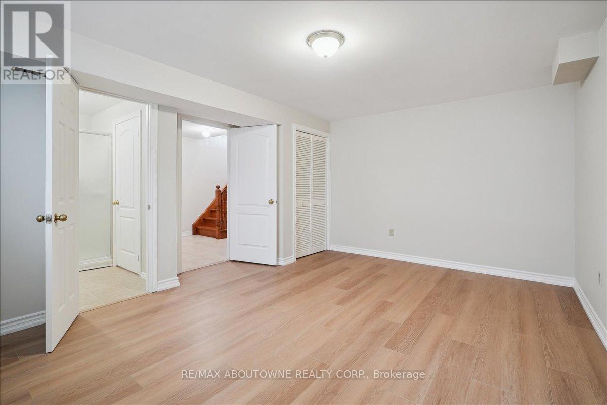 2348 Tesla Crescent, Oakville, Ontario  L6H 7T5 - Photo 31 - W12421696
