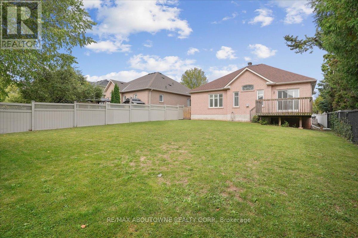 2348 Tesla Crescent, Oakville, Ontario  L6H 7T5 - Photo 38 - W12421696