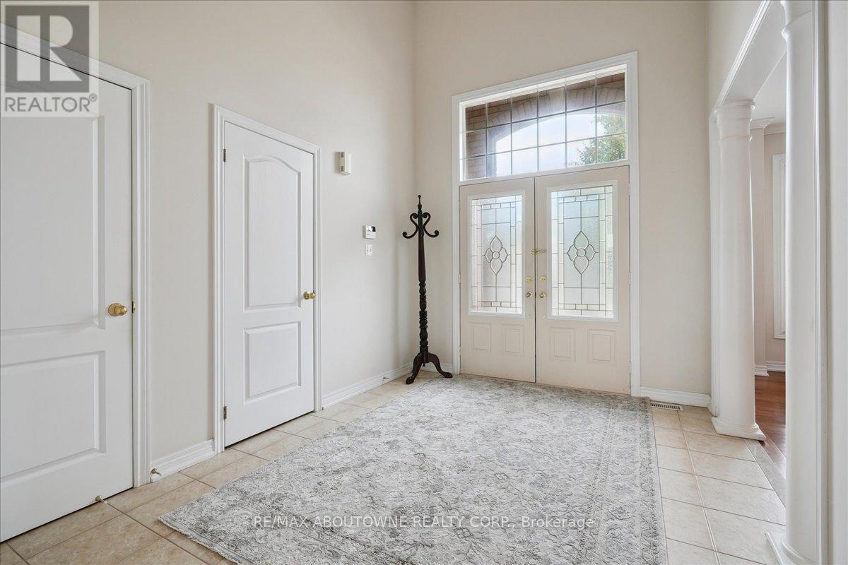 2348 Tesla Crescent, Oakville, Ontario  L6H 7T5 - Photo 6 - W12421696