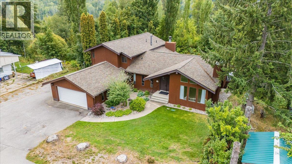 828 8th Avenue, Montrose, British Columbia  V0G 1P0 - Photo 4 - 10363145