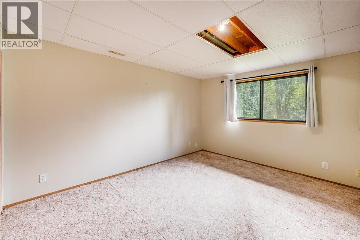 828 8th Avenue, Montrose, British Columbia  V0G 1P0 - Photo 44 - 10363145