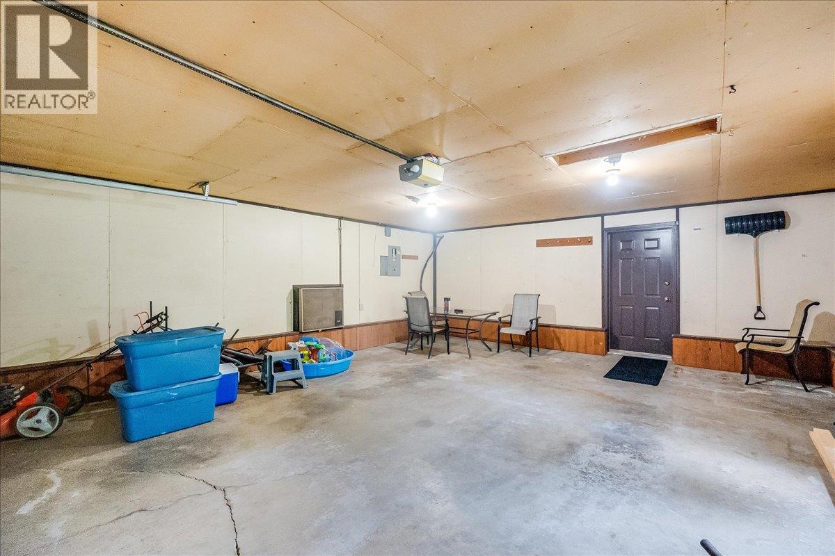 828 8th Avenue, Montrose, British Columbia  V0G 1P0 - Photo 52 - 10363145