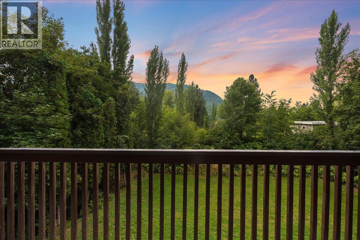 828 8th Avenue, Montrose, British Columbia  V0G 1P0 - Photo 62 - 10363145