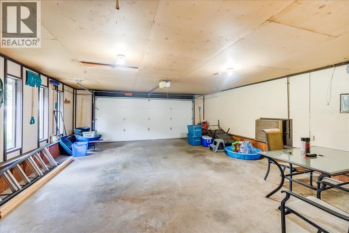 828 8th Avenue, Montrose, British Columbia  V0G 1P0 - Photo 51 - 10363145