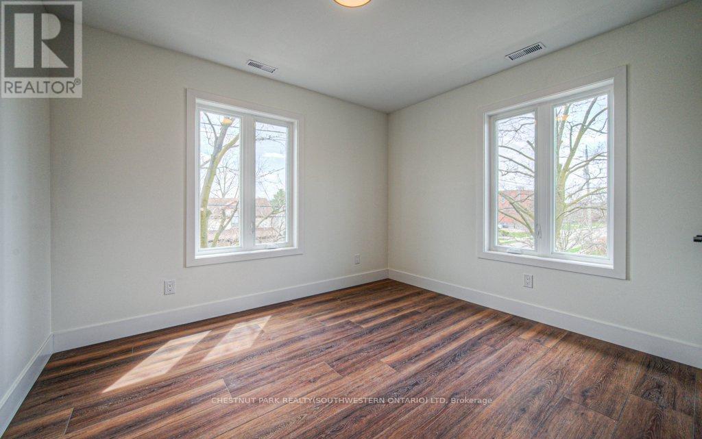 1 Bond Street, Cambridge, Ontario  N1R 4B2 - Photo 25 - X12421663